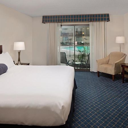 Boxboro Regency Hotel Boxborough Екстериор снимка