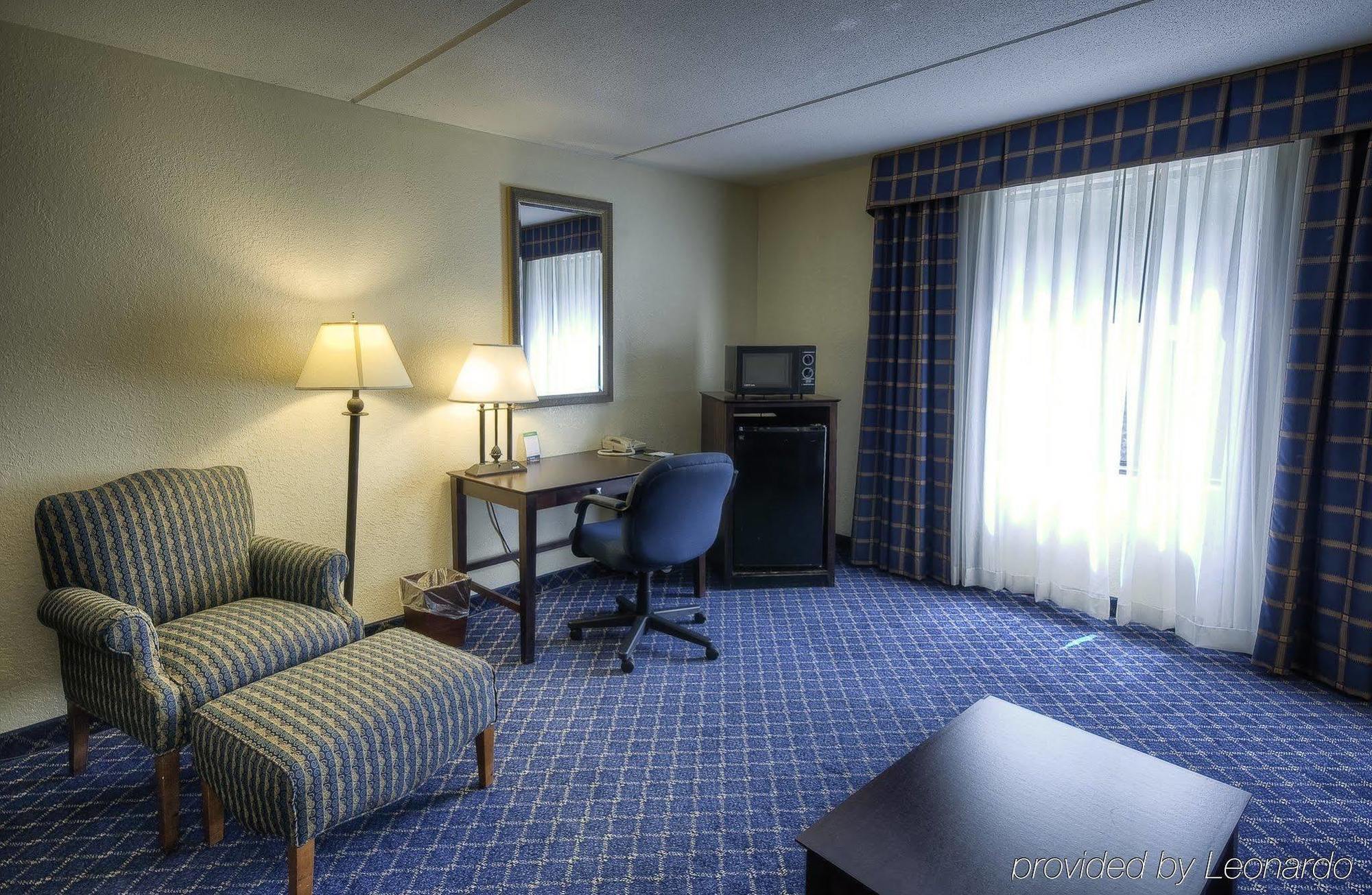 Boxboro Regency Hotel Boxborough Стая снимка