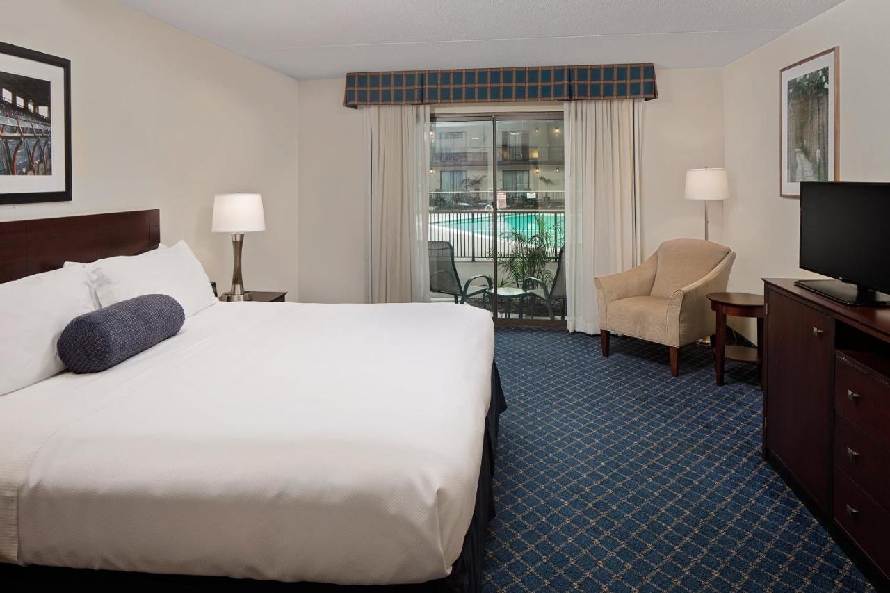 Boxboro Regency Hotel Boxborough Екстериор снимка